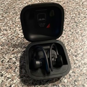 Black pro beats 3